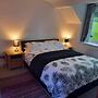 3 Bed Barn - Sleeps up to 6 - Parking - Wifi