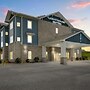 Lighthouse Suites - Best Western Signature Collection