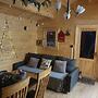 Log Cabin on the Lake - Sleeps 4 & Jacuzzi