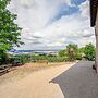 Spacious Tuscany Retreat