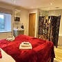 Sleeps 2 - Garden & Hot Tub Option