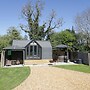Acorn Lodge At Bridge Lake Farm & Fishery