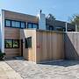 Attractive Holiday Home, Sunny Garden, Near the Beach
