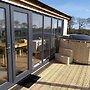Ailsa Luxury Lodge Sleeps 3- Hot Tub, Scenic Views