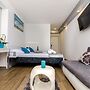 Room-all Saints Suites B&b Kastela