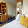 Seabraes Apartments and Rooms