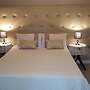Savoy Lodge - Standard Double Room 6