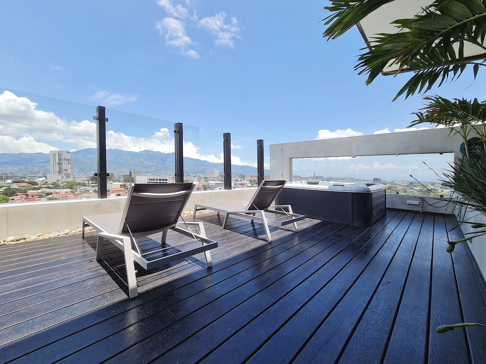 BEE Suites San Jose - Escalante