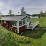 Charming 2-bed House at the Lake Close Gustavsfors