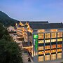 Holiday Inn Resort Mengding Mountain by IHG