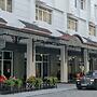 Paradise Suites Hotel