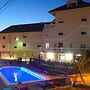 Hotel Azcona
