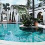 Elegance East Hotel - Boutique Class