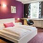 College Garden Hotel