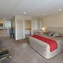 Brougham Heights Motel