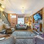 Hebden Bridge - House - Sleeps 8 - Pet Friendly