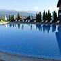 1 Bed - Sleeps 4 - Pets - Mountain Views