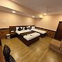 Lucky Serviced Apartments – Near BKC