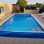 Rustic Villa With Pool, Sleeps 6 & Terrace
