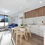 Wentworthville 2 Bedrooms 2 Bathrooms with Free Parking by KozyGuru