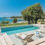 Luxury Beach Villas Porto Bus