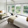 Modern and Bright Highgate Gem