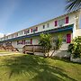 Captain's Table Hotel