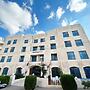 Delmon Suites