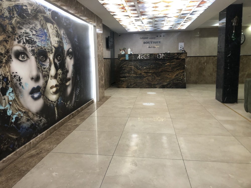 Grand Kum Boutique Hotel Restaurant