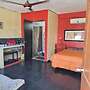 Independent Apartment Wifi AC, Stove, Fridge, TV