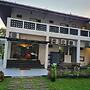 Gallop Hill Top Resort