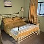 2 Bed Cottage - Sleeps 4 - Pets - Parking