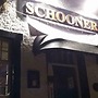 Stunning 2-bed Apartment Above Schooners Bar