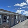 Earlton Motel