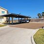 Bungalow Tarvana #2 3 Bedroom Home by RedAwning