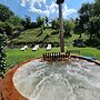 House of Rei With Hot Tube