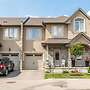 Modern Lakeshore 3BR 3BA TH Free Parking BBQ