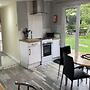 2-bed Cabin Sleeps 4 -small Pets Ok -free Parking