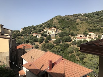 Centre of Pisciotta - Apt - Sleeps 4 - Seaside
