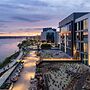 AC Hotel Vancouver Waterfront