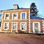 Gîte Vichy - 4 Chambres, Situé Dans le Parc du Château de Charmeil