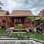 Mbok Niem Cafe and Cottage