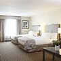 Pomeroy Inn & Suites at Olds