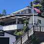 Bluff Hill Lighthouse B&B