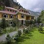 Pine Park Edge Resort Khanian