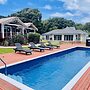 Red Hibiscus Villas