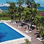 AMALIFE Beach Club & Hotel