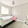 Ammaculate 3 Bedroom Property Near Caltic Manor