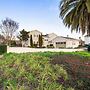 Fiano by Avantstay Centrally Located Haven w/ Stunning Courtyard & Poo