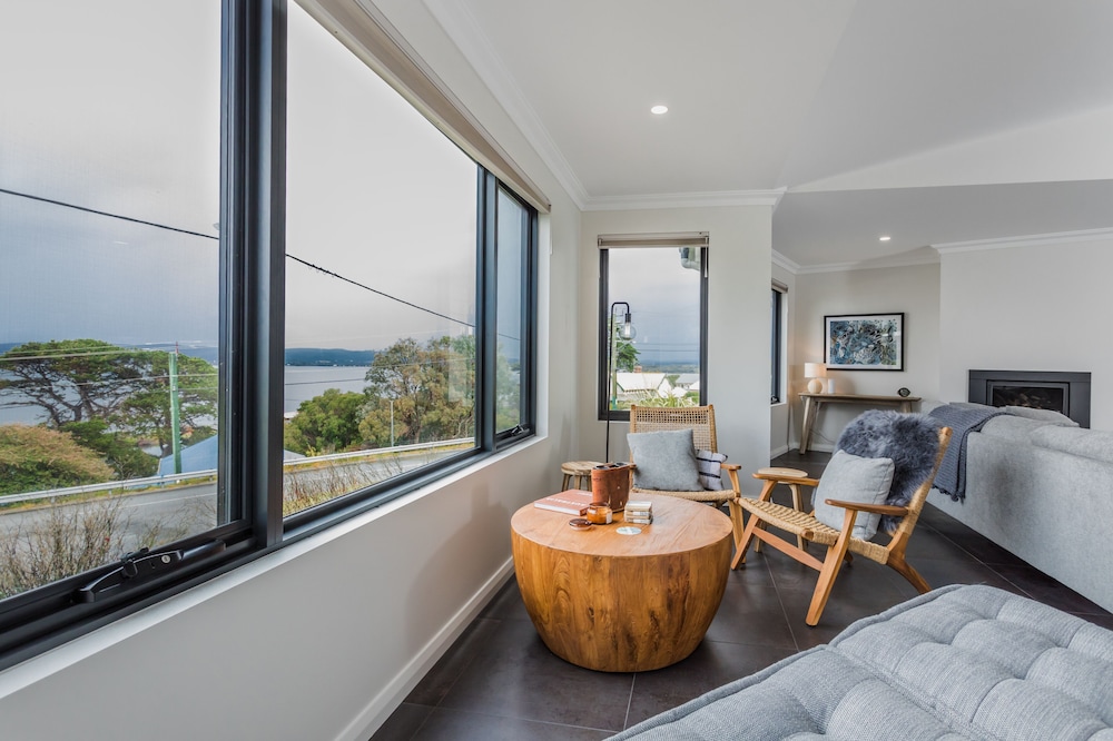 Vancouver's End by the BnB Collection
